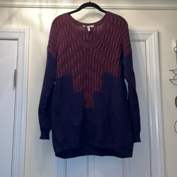 Bcbgeneration Blue and Red Pyramid Sweater - Picture 1 of 4